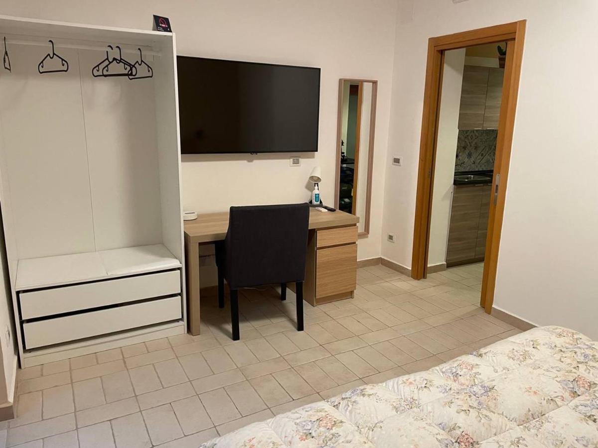 Alex Comfort House Bari Exterior foto